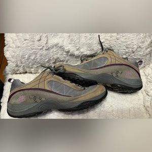 Timberland, women’s, Lionshead walking shoe, Vibram. Size 9.5 M